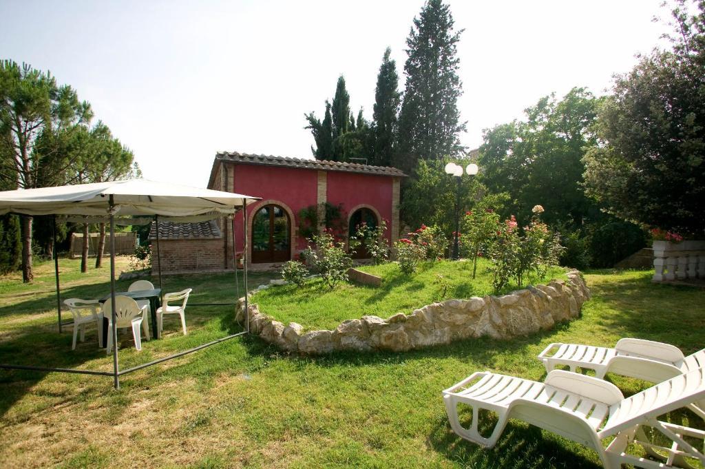 Agriturismo La Grotta Di Montecchino Siena Ruang foto