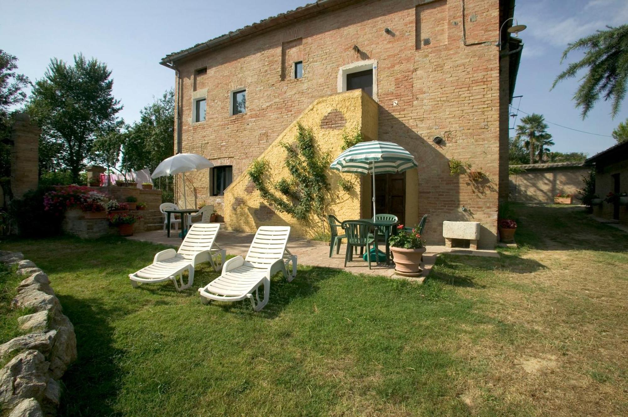 Agriturismo La Grotta Di Montecchino Siena Bagian luar foto