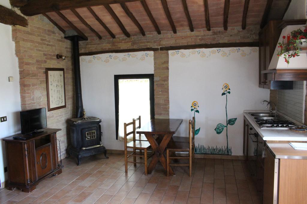 Agriturismo La Grotta Di Montecchino Siena Bagian luar foto