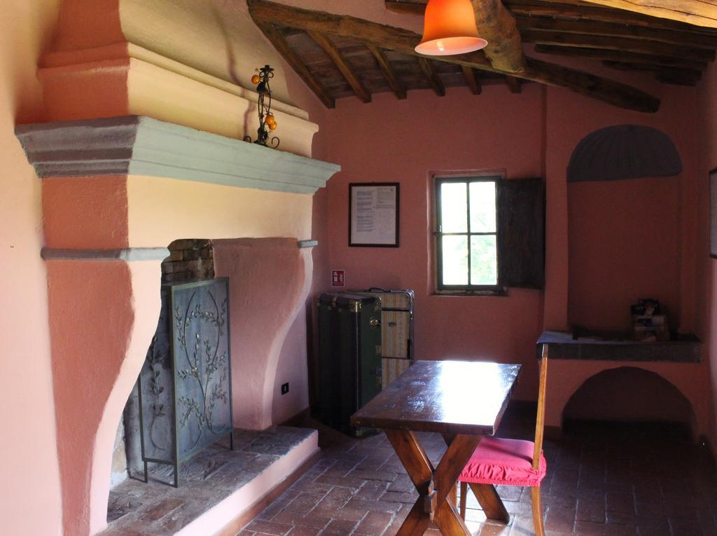 Agriturismo La Grotta Di Montecchino Siena Bagian luar foto