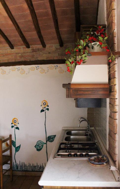 Agriturismo La Grotta Di Montecchino Siena Bagian luar foto