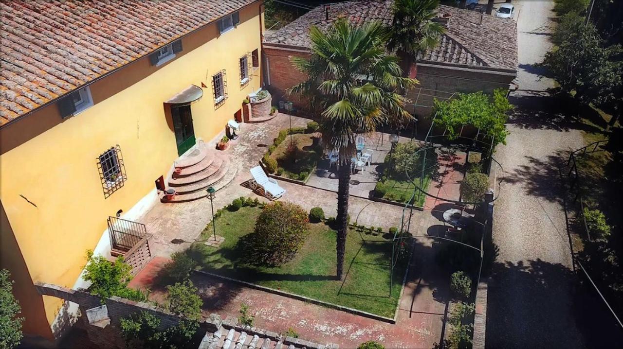 Agriturismo La Grotta Di Montecchino Siena Bagian luar foto
