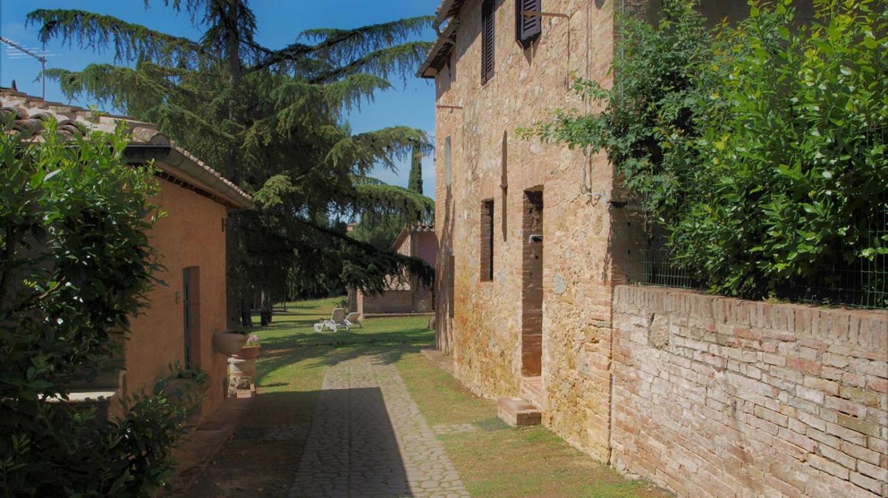 Agriturismo La Grotta Di Montecchino Siena Bagian luar foto